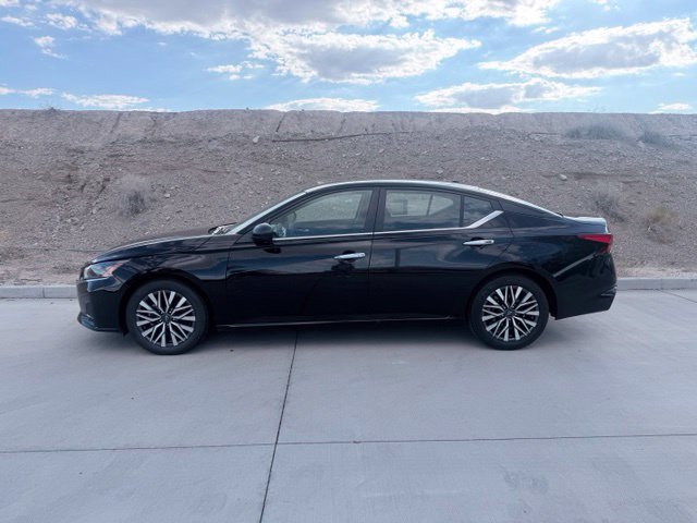 Certified 2025 Nissan Altima 2.5 SV FWD image 5