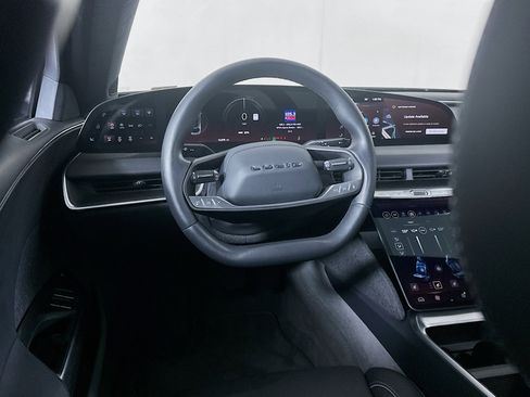 Used 2024 Lucid Air Touring AWD/4WD image 17