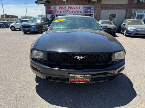 Used 2007 Ford Mustang Convertible RWD image 3