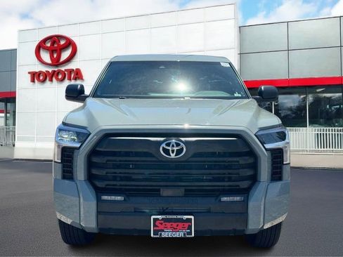 Used 2025 Toyota Tundra SR5 AWD/4WD image 10