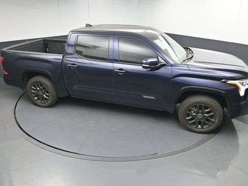 Used 2024 Toyota Tundra Platinum image 32