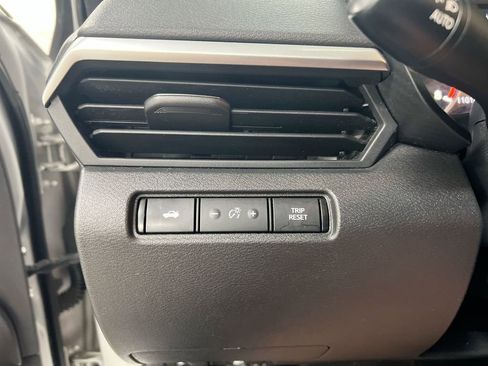 Used 2019 Nissan Altima 2.5 SR w/ SR Premium Package AWD/4WD image 18