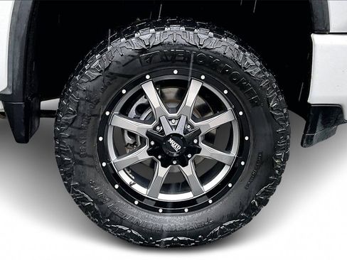 Used 2020 Chevrolet Silverado 2500 High Country w/ Technology Package image 33