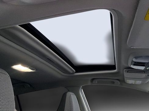 Used 2024 Subaru Crosstrek 2.0i Premium image 28