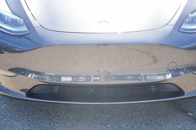 Used 2024 Tesla Model Y Long Range AWD/4WD image 8