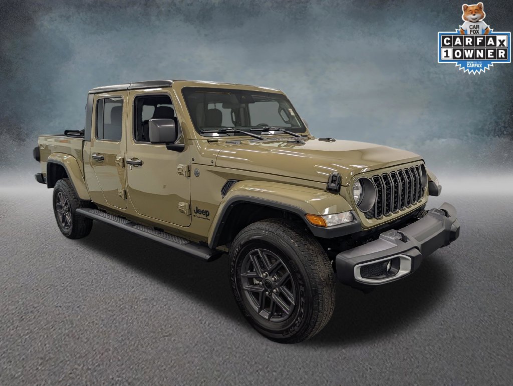 Used 2025 Jeep Gladiator Sport AWD/4WD image 3
