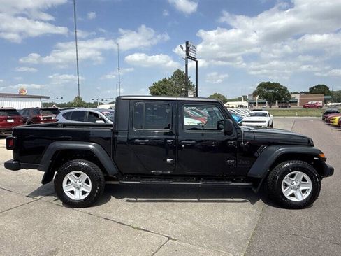 Used 2020 Jeep Gladiator Sport w/ Quick Order Package 24S AWD/4WD image 9