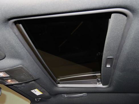 Used 2009 Dodge Challenger R/T image 17