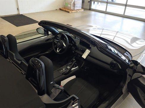 New 2025 MAZDA MX-5 Miata Club image 13