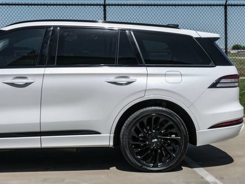 Used 2025 Lincoln Aviator Reserve w/ Jet Appearance Package AWD/4WD image 18