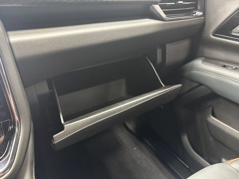 Used 2025 GMC Yukon AT4 w/ AT4 Premium Package AWD/4WD image 31