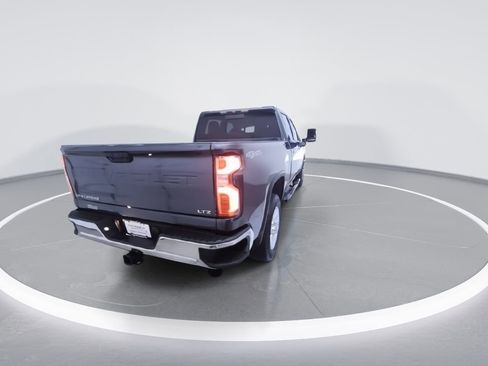 Used 2020 Chevrolet Silverado 2500 LTZ w/ LTZ Convenience Package image 9
