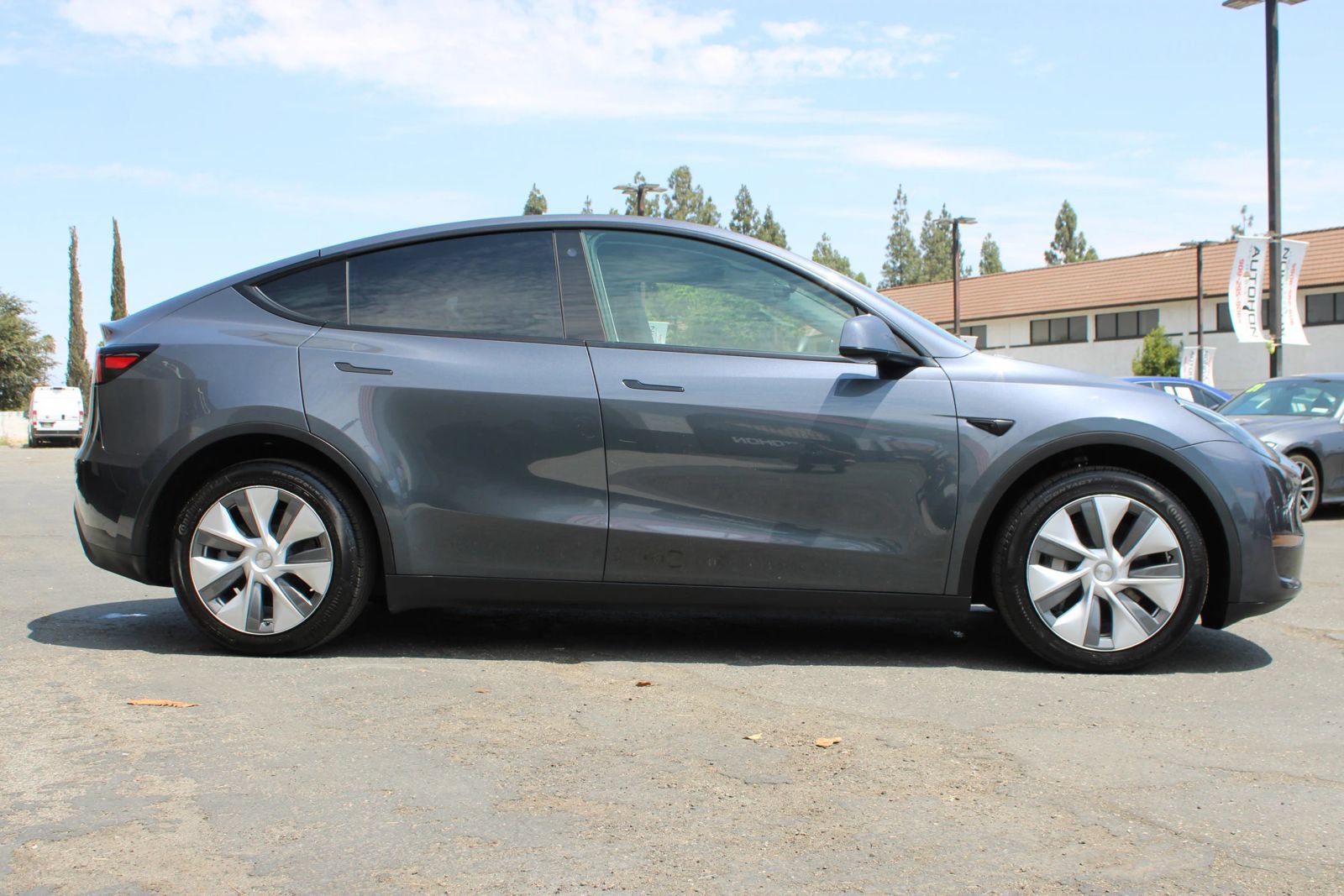 Used 2023 Tesla Model Y Long Range AWD/4WD image 37
