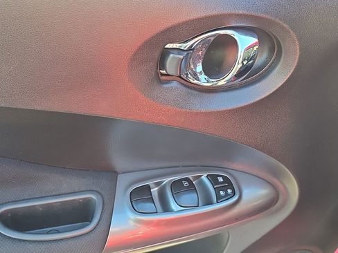 Used 2016 Nissan Juke S image 13