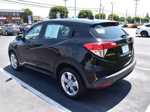 Certified 2021 Honda HR-V LX image 4