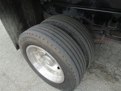 Used 2017 Ford F550 2WD Regular Cab Super Duty image 30