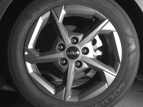 Used 2025 Kia K4 FWD image 14
