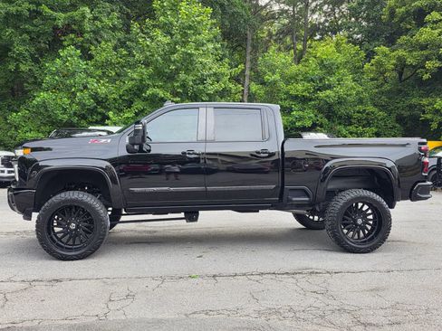 Used 2024 Chevrolet Silverado 2500 Custom w/ Custom Value Package AWD/4WD image 4