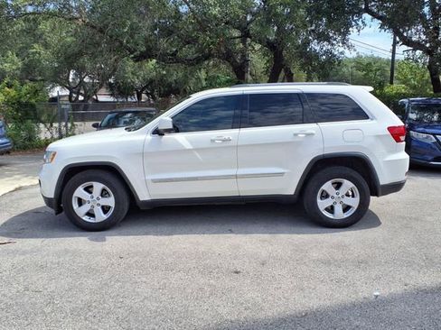 Used 2012 Jeep Grand Cherokee Laredo image 4