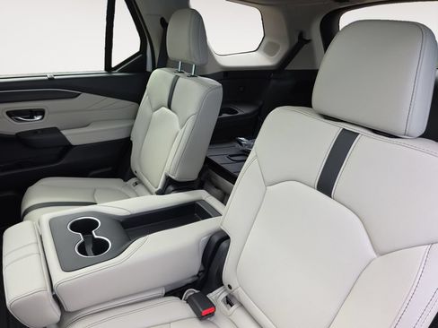 New 2026 Honda Pilot Touring image 13