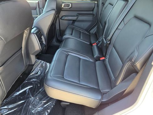 New 2026 Ford Bronco Outer Banks w/ Sasquatch Package image 9