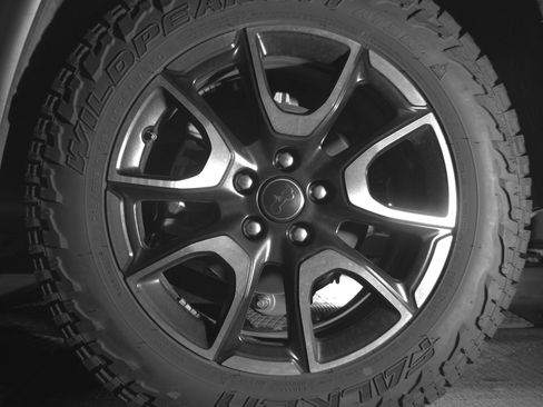 Used 2025 Jeep Compass Trailhawk AWD/4WD image 14