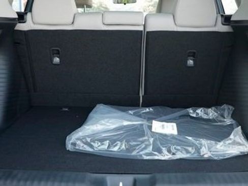 New 2025 Honda HR-V LX image 32