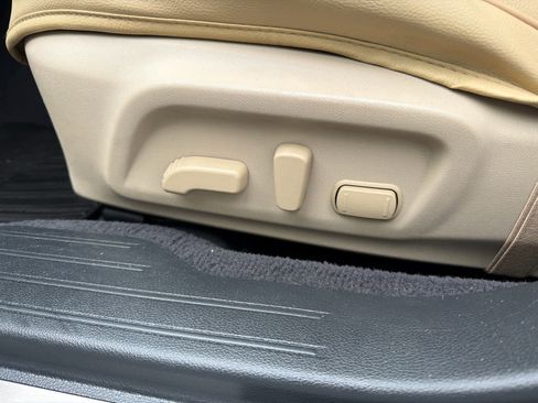 Used 2017 Subaru Outback 2.5i Limited image 19