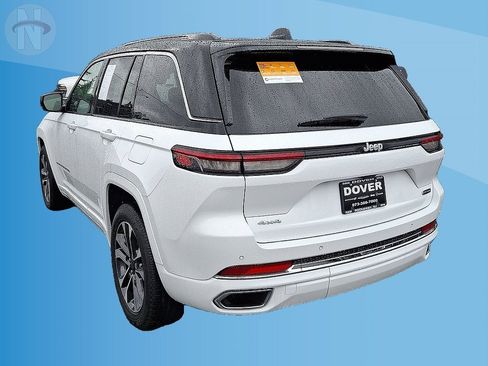 Certified 2024 Jeep Grand Cherokee Overland AWD/4WD image 22