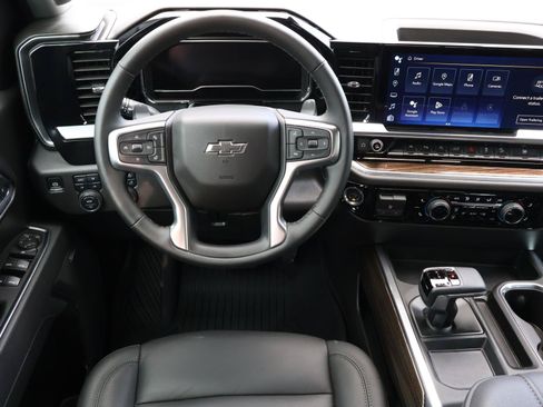Used 2025 Chevrolet Silverado 1500 LT Trail Boss w/ LT Trail Boss Premium Package AWD/4WD image 10
