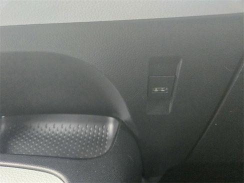 Used 2021 Toyota Corolla SE image 18