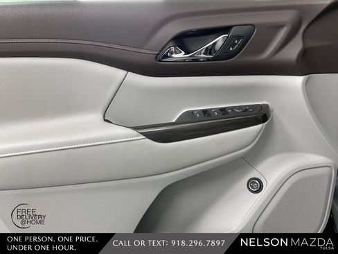 Used 2019 GMC Acadia SLT image 17