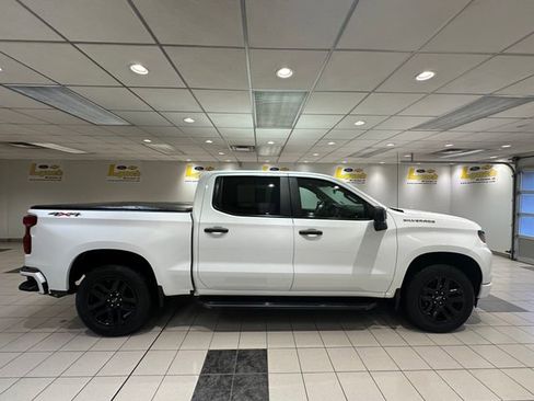 Used 2022 Chevrolet Silverado 1500 Custom AWD/4WD image 3