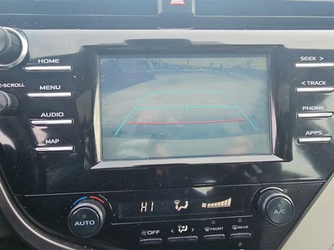 Used 2019 Toyota Camry SE image 17