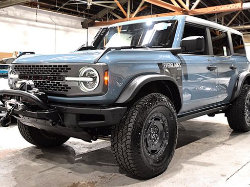 Used 2023 Ford Bronco Everglades image 12