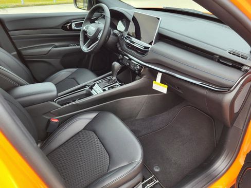 New 2026 Jeep Compass Latitude AWD/4WD image 9