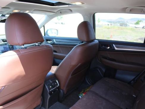 Used 2017 Subaru Outback 3.6R Touring AWD/4WD image 14
