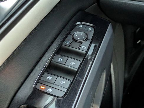 Used 2023 Nissan Pathfinder SL w/ SL Premium Package image 27