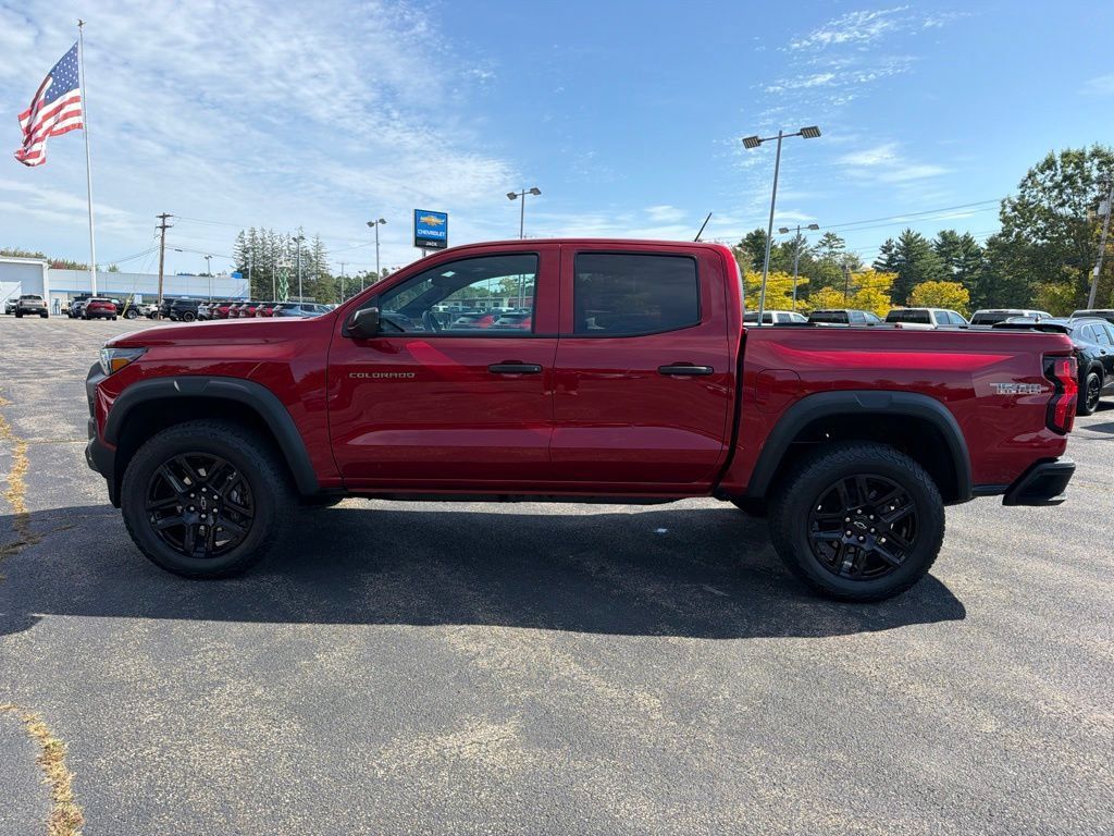 Certified 2025 Chevrolet Colorado Trail Boss AWD/4WD image 3