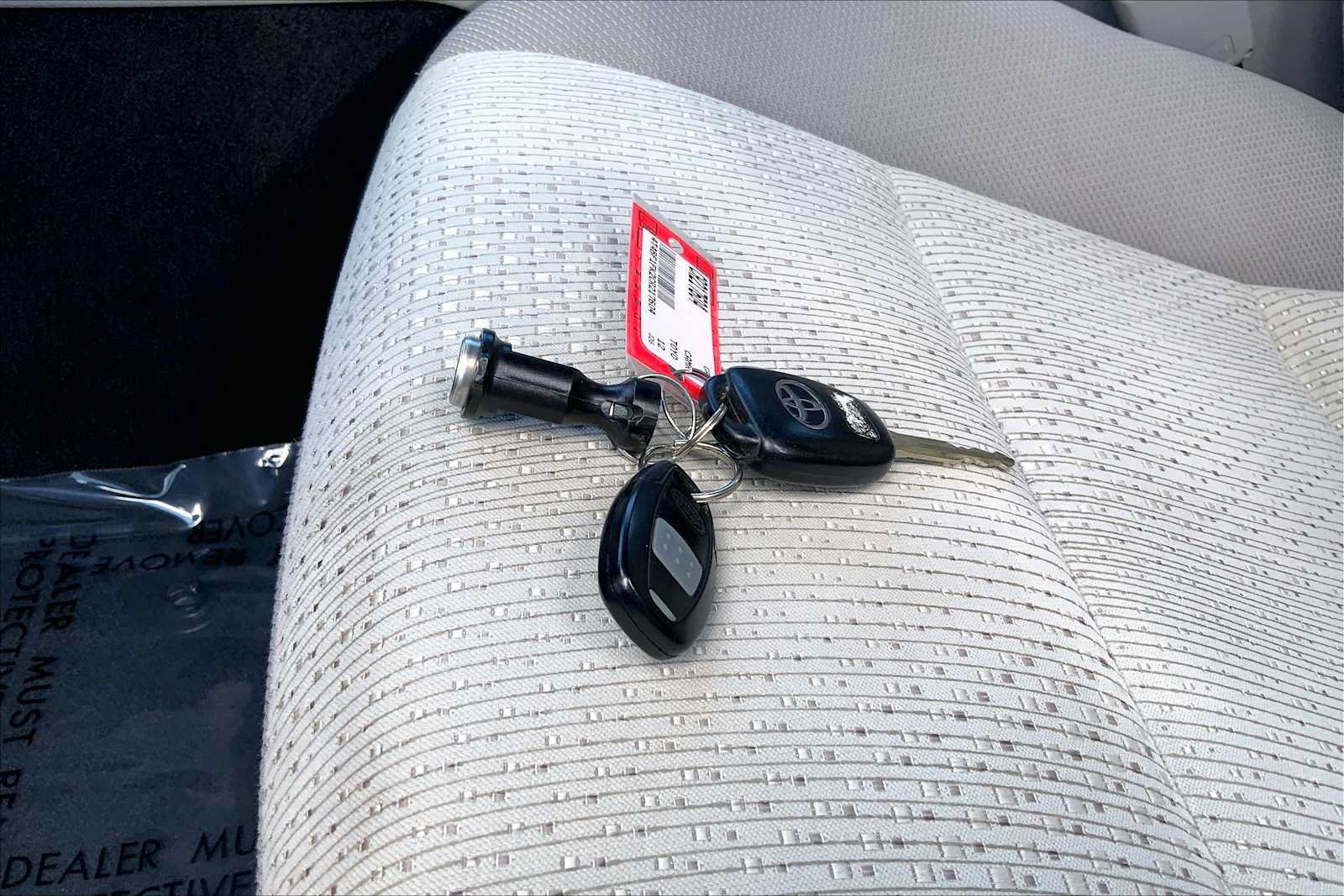 Used 2012 Toyota Camry LE FWD image 14