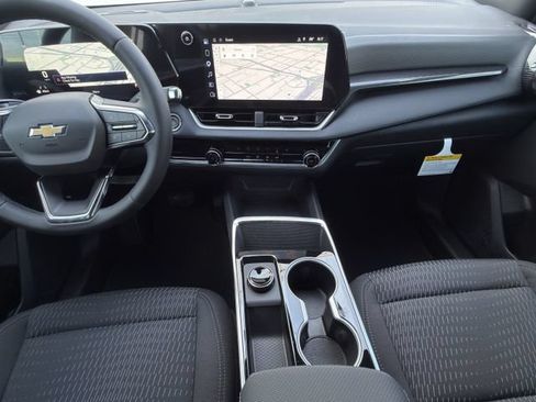 New 2027 Chevrolet Equinox LT FWD image 13