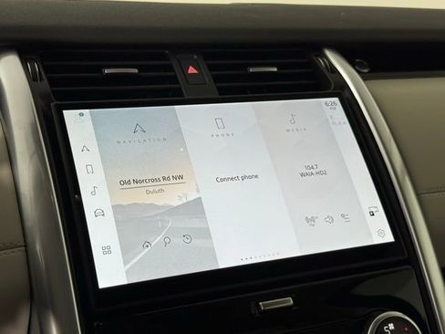 Certified 2025 Land Rover Discovery S image 15