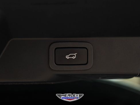 Used 2017 Land Rover Range Rover Sport SVR image 52