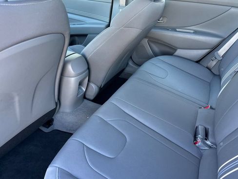 Used 2025 Hyundai Elantra Sport FWD image 8