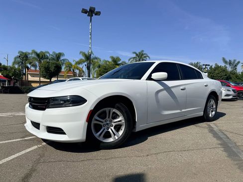 Used 2019 Dodge Charger SXT image 1