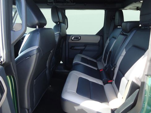 Used 2024 Ford Bronco Wildtrak AWD/4WD image 32