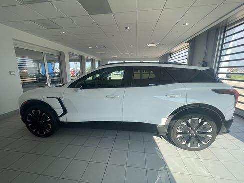 Used 2024 Chevrolet Blazer EV RS RWD image 10