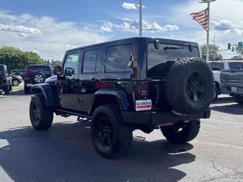 Used 2015 Jeep Wrangler Unlimited Sahara AWD/4WD image 5