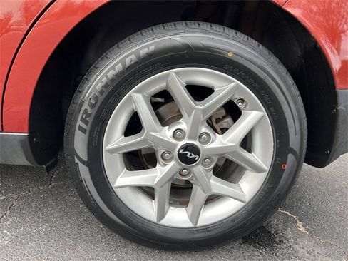 Certified 2022 Kia Soul LX w/ Technology Package image 27