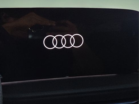 Used 2025 Audi SQ5 Premium Plus AWD/4WD image 23